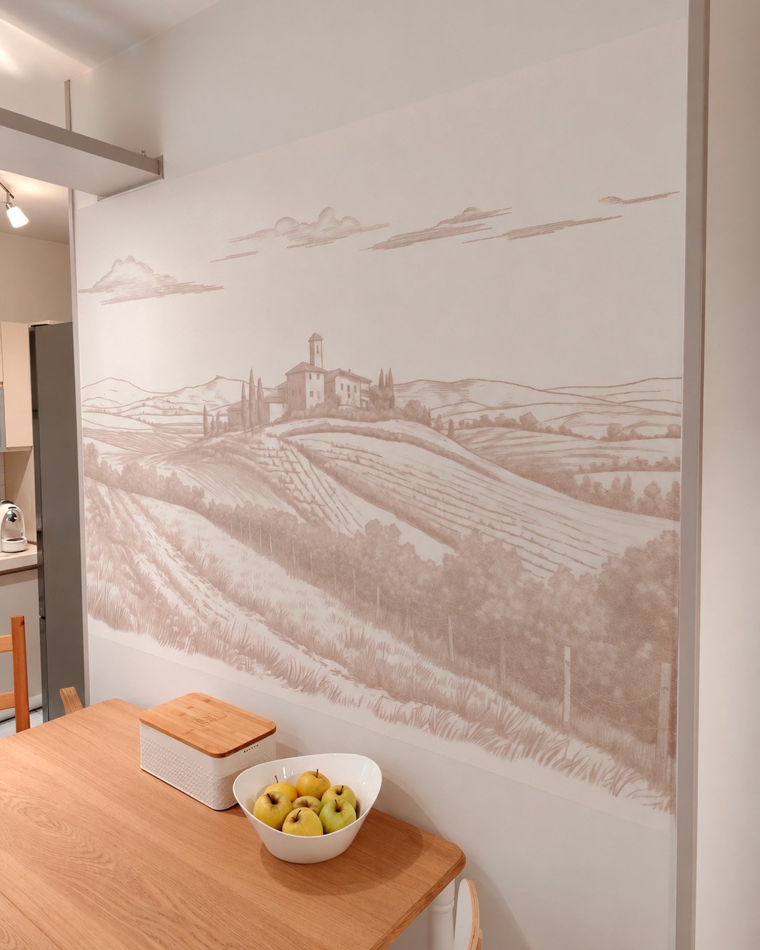 A customer’s room with a wall mural, photo 23 of 48